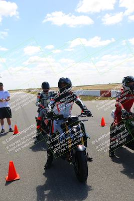 media/May-09-2022-Lets Ride (Mon) [[4de522fb14]]/Around the Pits/